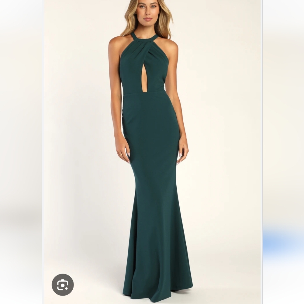 Lulu's Green Size M ELEGANT Halter Sheath Maxi Dress. NEW